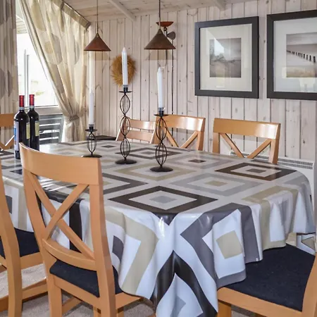 Дом отдыха Nice In Hvide Sande With Kitchen Havrvig